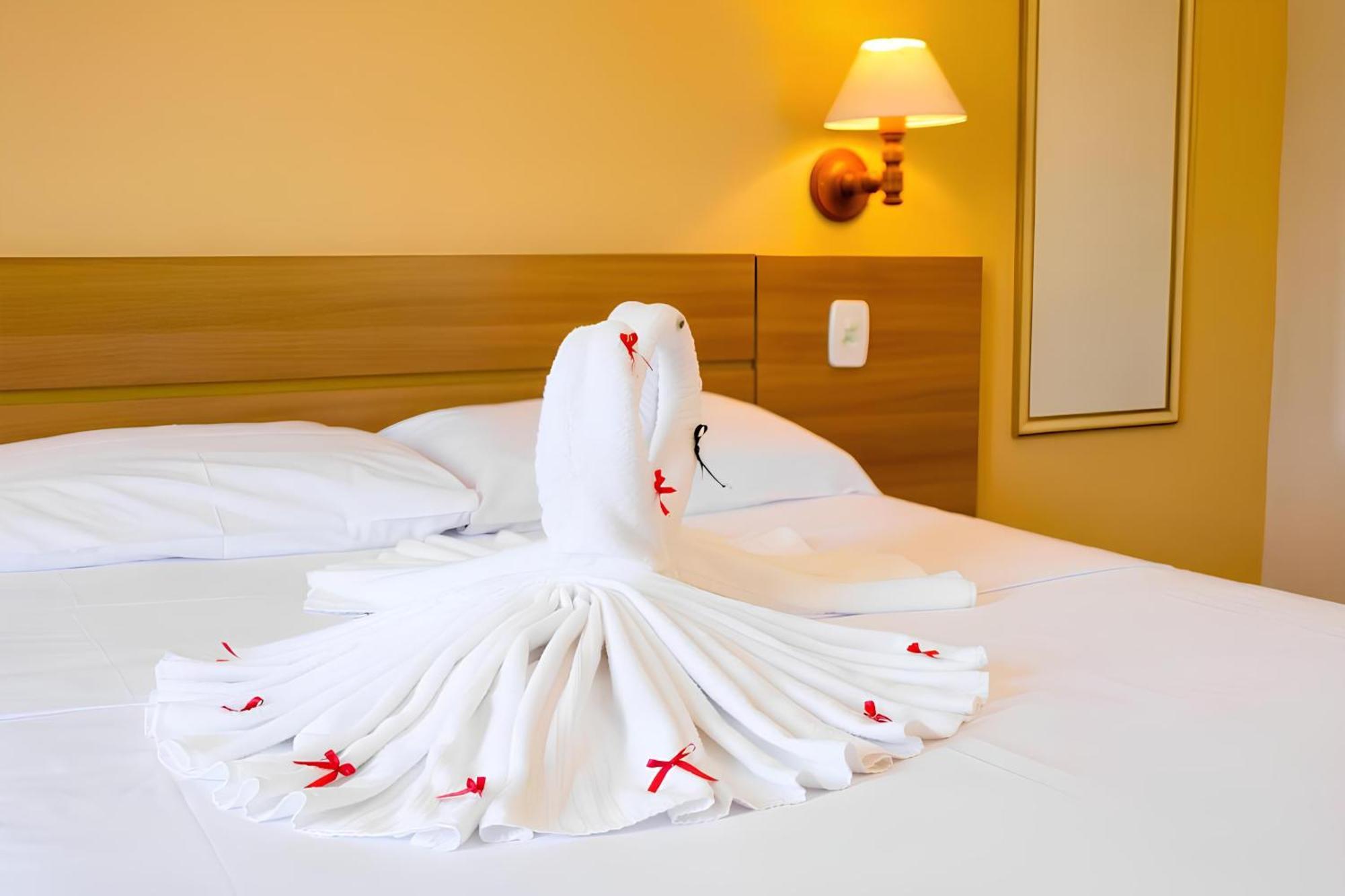 Hotel Ponta Das Toninhas อูบาตูบา ภายนอก รูปภาพ